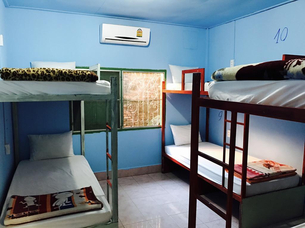 Real Vang Vieng Backpacker Hostel Exterior photo
